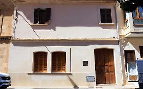 Born 23 - House With Pool In The Centre Of Lluchmayor. Free Wifi